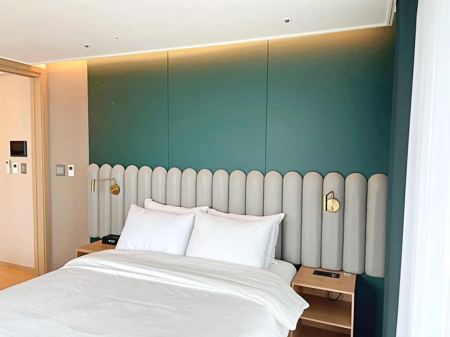 Elbon The Stay X Bona Travel Busan