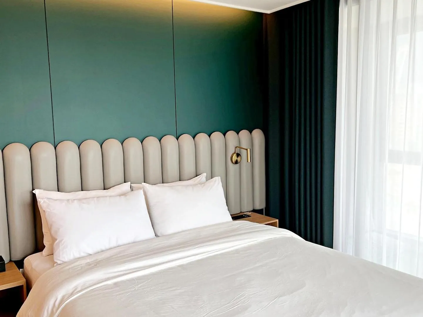 Elbon The Stay X Bona Travel Busan