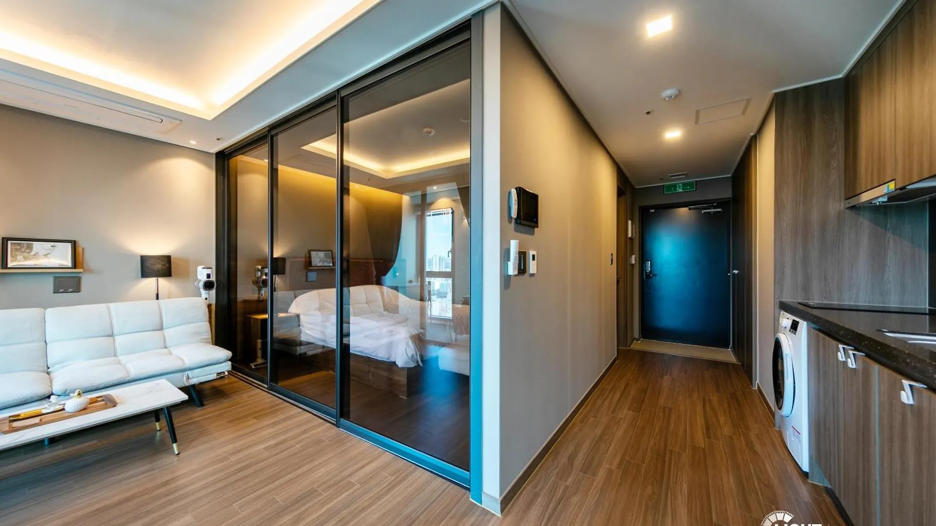Elbon The Stay X Bona Travel Busan
