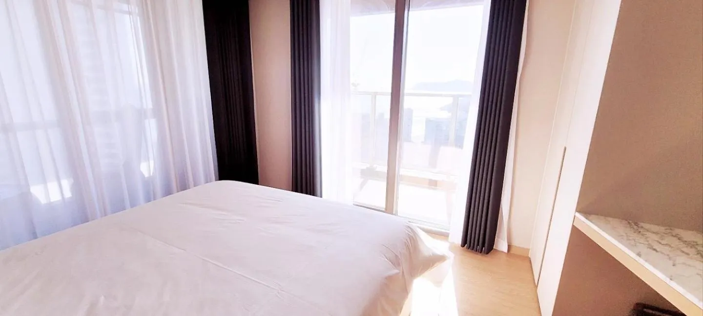 Elbon The Stay X Bona Travel Pusan